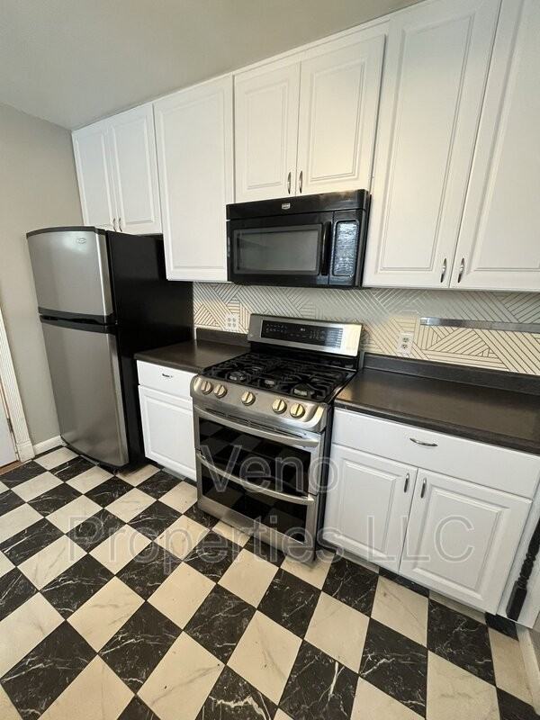 13 Walker Ave - Photo 3 of 27