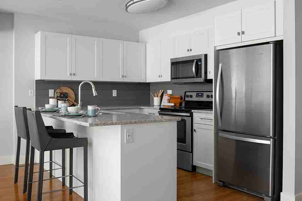 The Conservatory! Apartments 773 Glenmore Rd, Kelowna, BC V1V 3B9