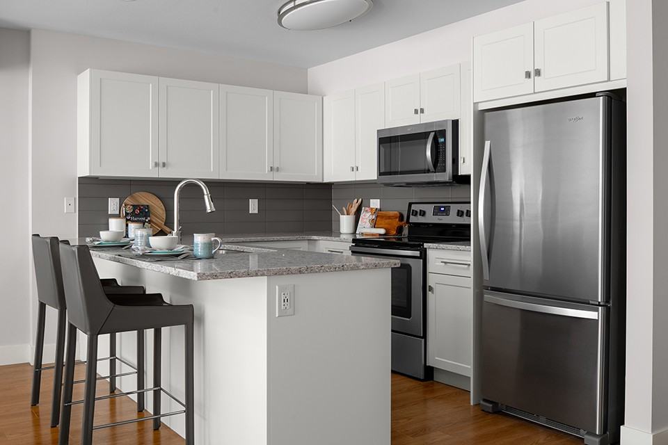 The Conservatory! Apartments 773 Glenmore Rd, Kelowna, BC V1V 3B9