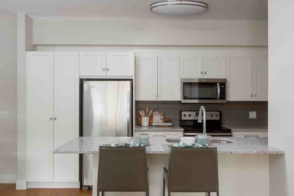 The Conservatory! Apartments 773 Glenmore Rd, Kelowna, BC V1V 3B9