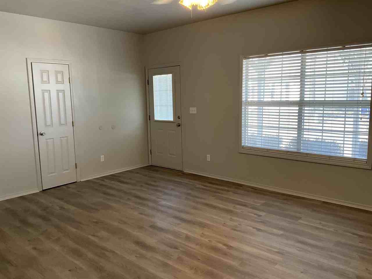 2213 Post Oak Dr #1 - Photo 6 of 17