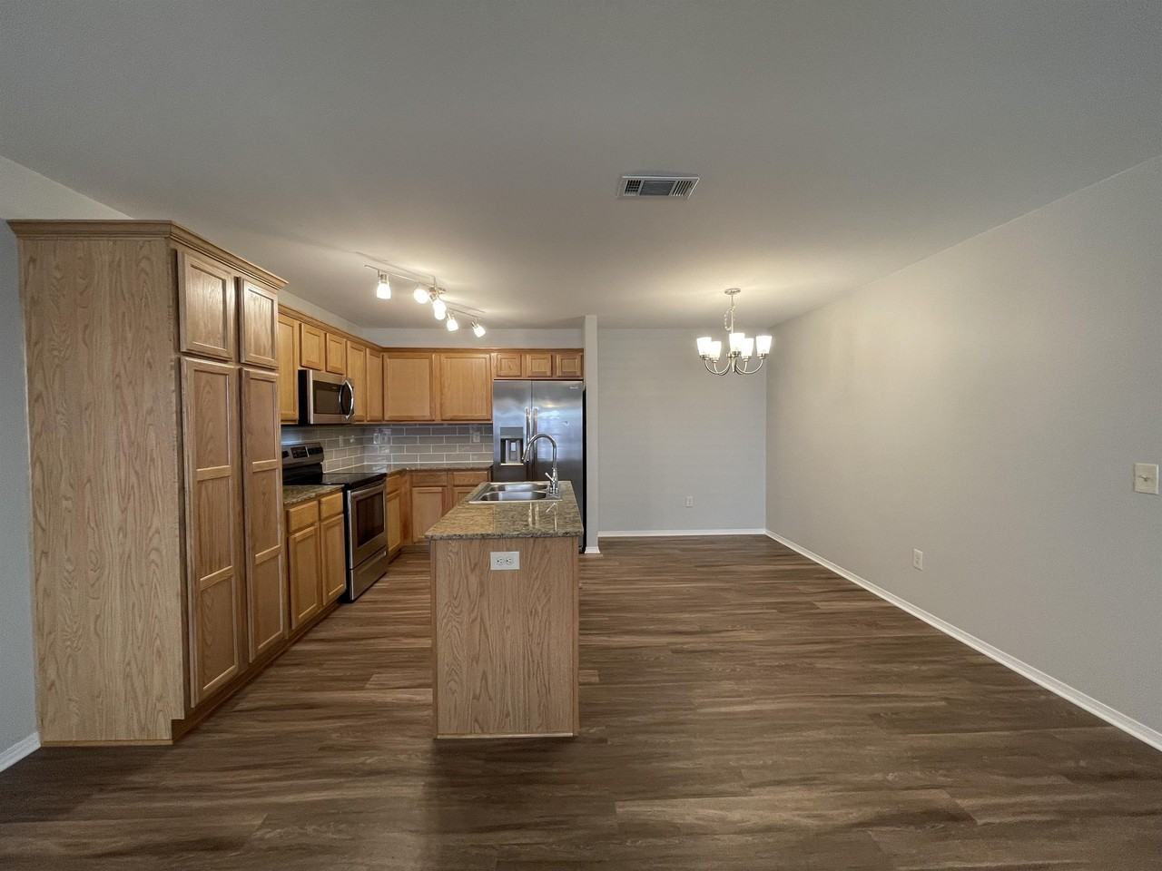 3602 Sw Deerfield Blvd #1 - Photo 3 of 19