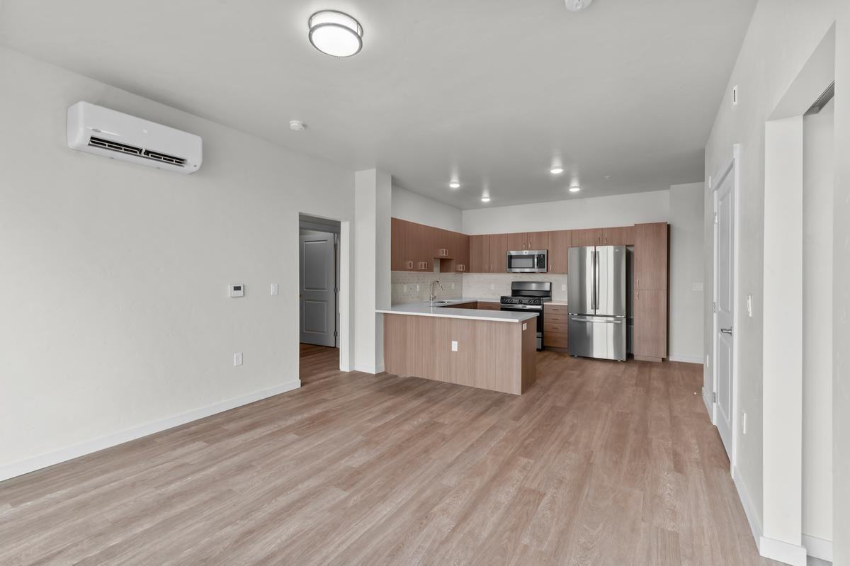 33 E Idaho Ave - Photo 3 of 7