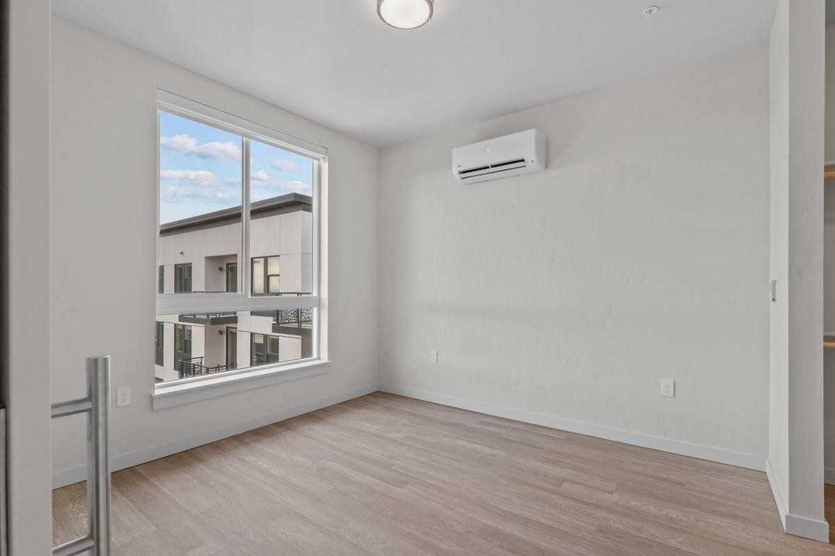 33 East Idaho Avenue - Photo 4 of 7