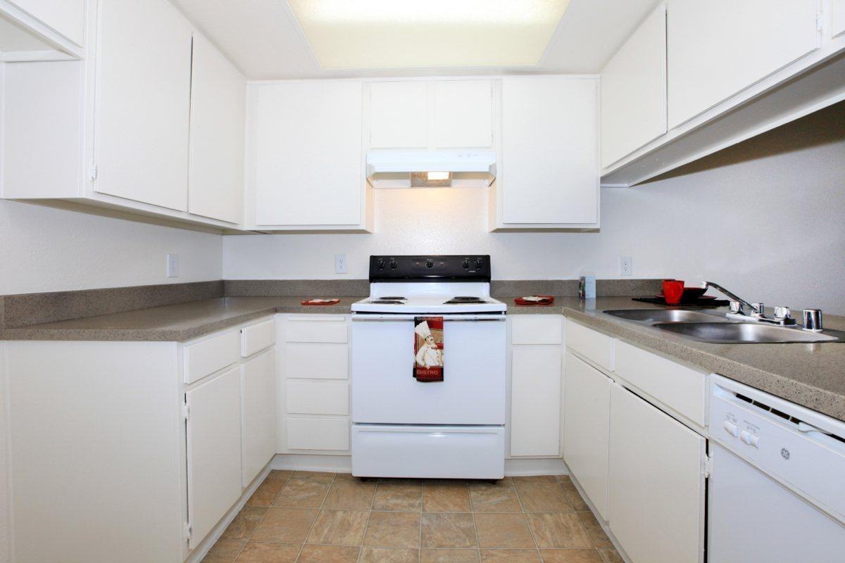 3070 E Frontera St - Photo 3 of 50