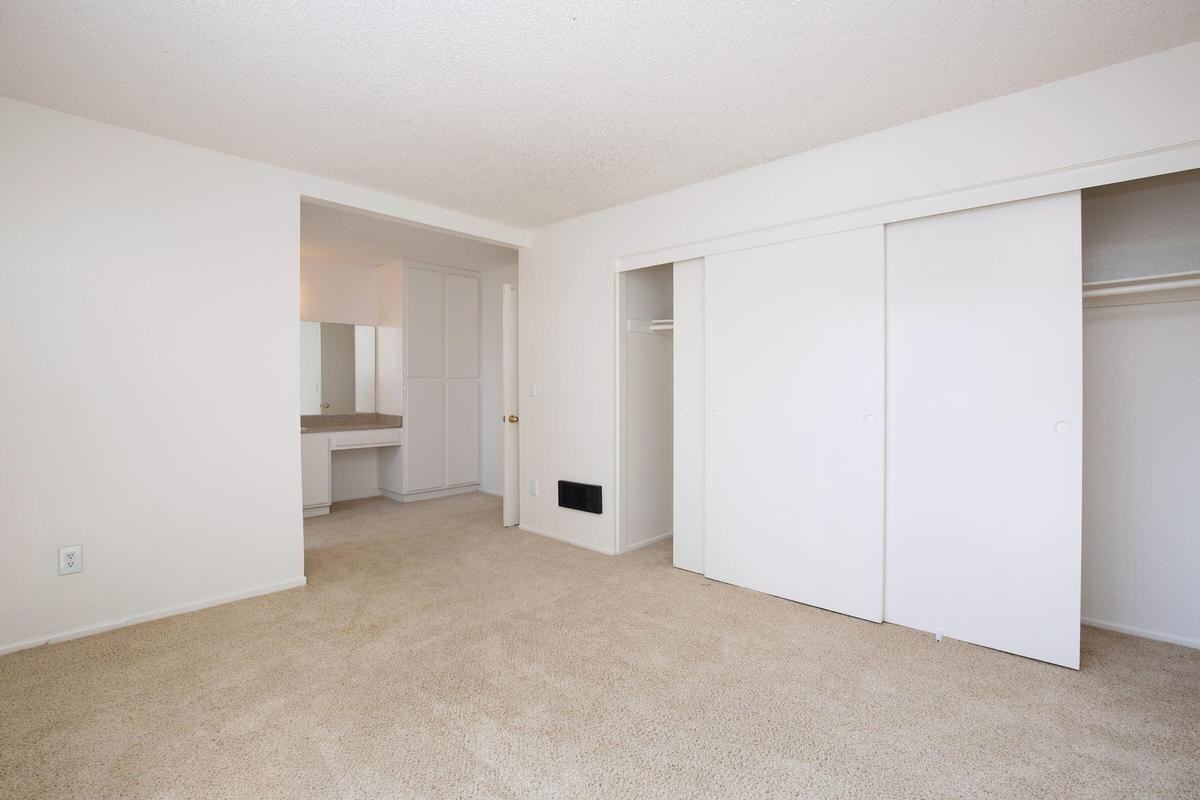 3070 E Frontera St - Photo 2 of 50