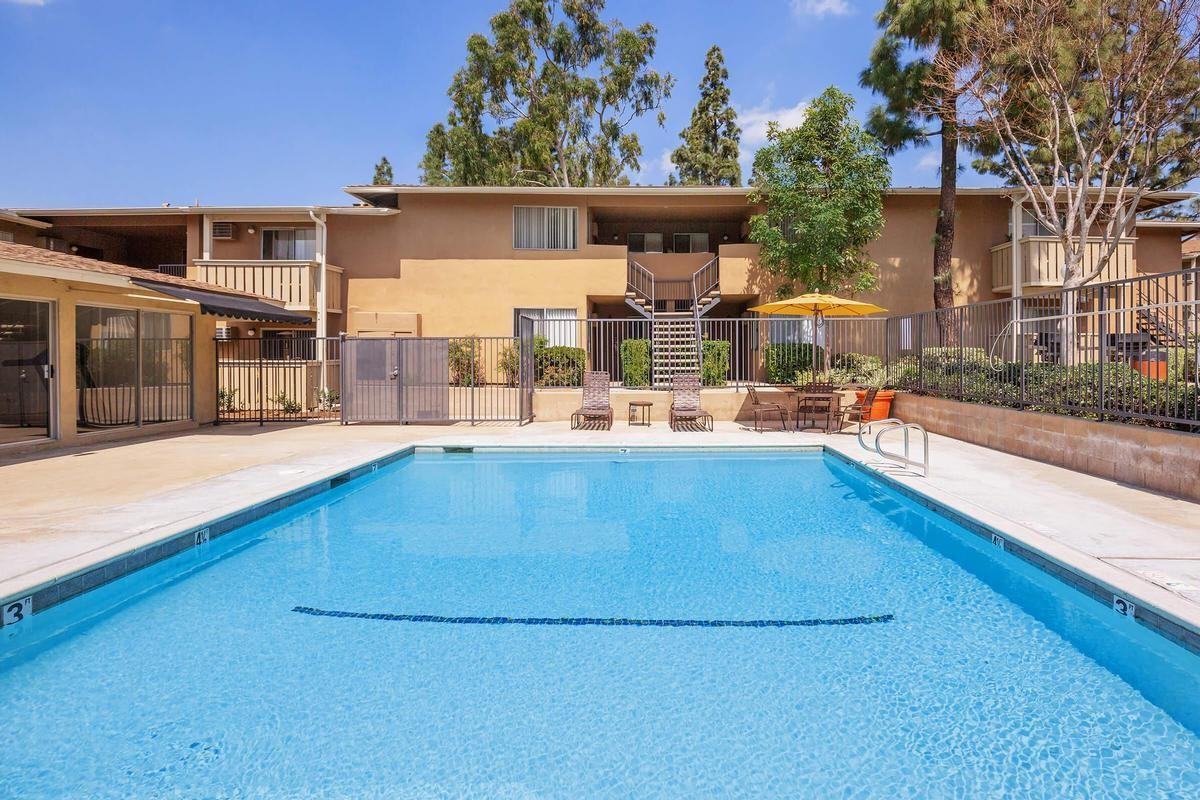 3070 E Frontera St - Photo 4 of 50