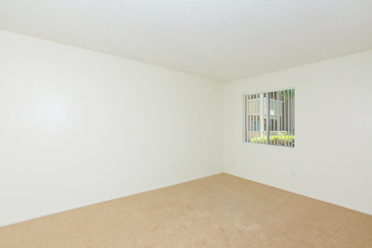 3070 E Frontera St - Photo 5 of 50