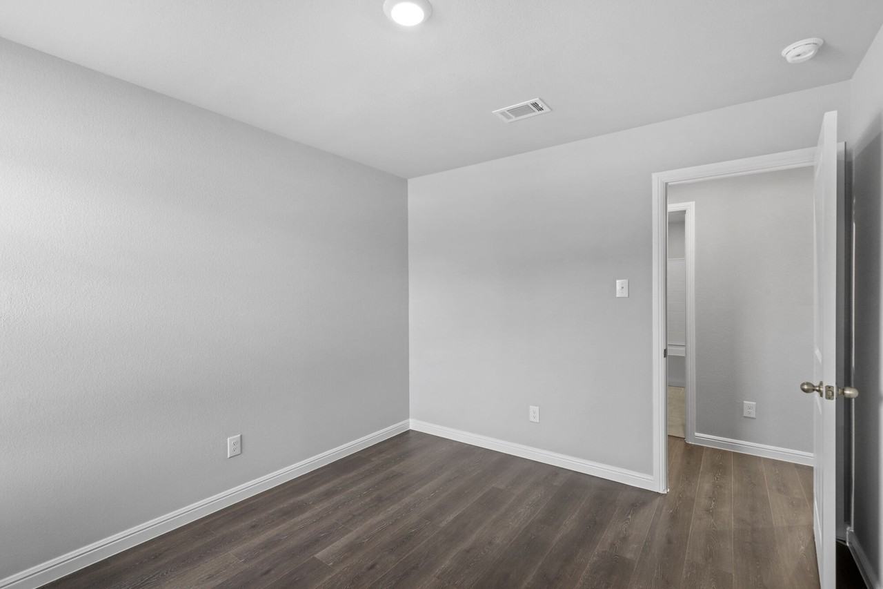 218 Phillips Street - Photo 2 of 35