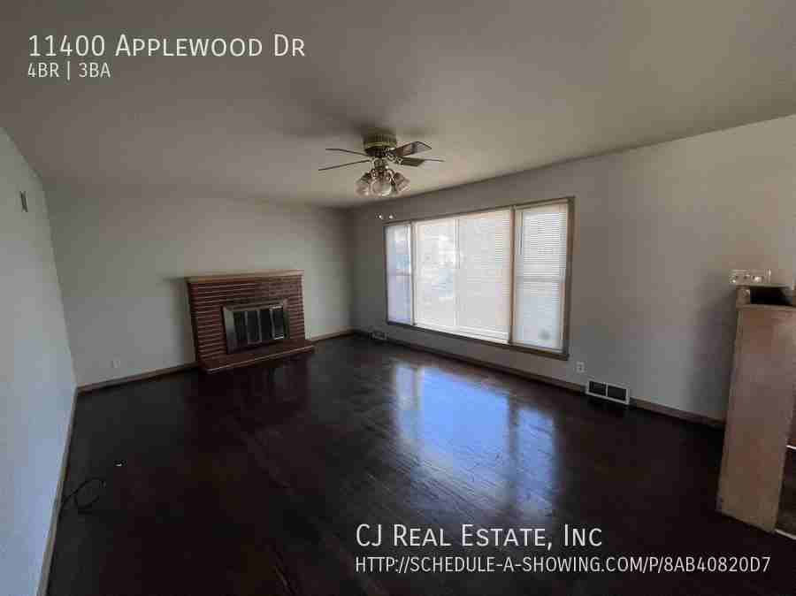 11400 Applewood Dr - Photo 2 of 11