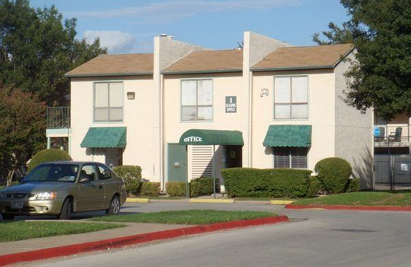 3611 Maplewood Ave - Photo 2 of 2