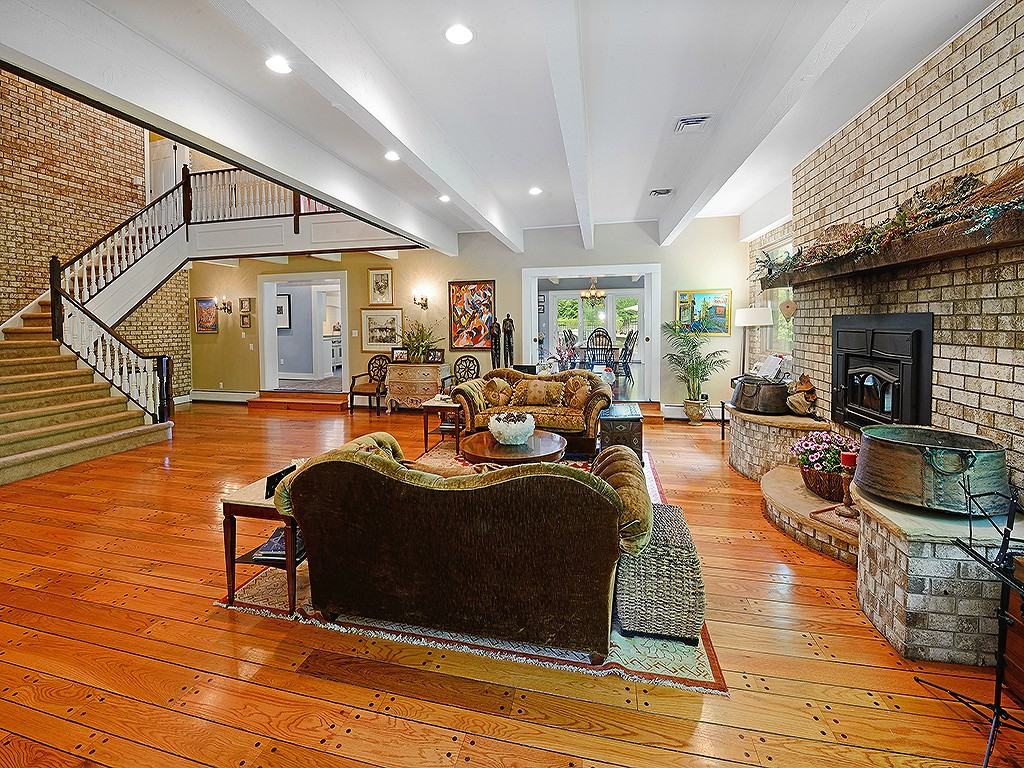 12 Rollingwood Dr - Photo 3 of 26