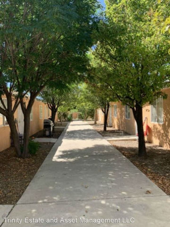 4113 Atrisco Dr NW - Photo 2 of 2