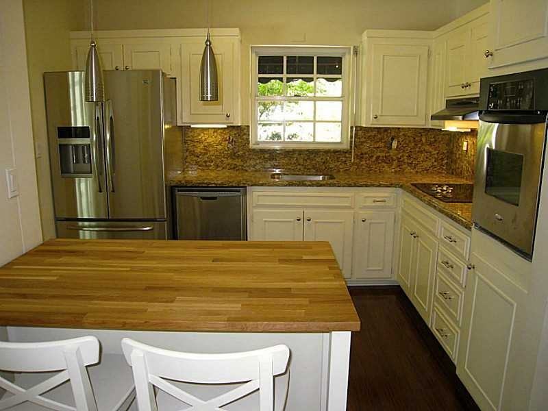 9310 SW 70th Ave - Photo 3 of 4