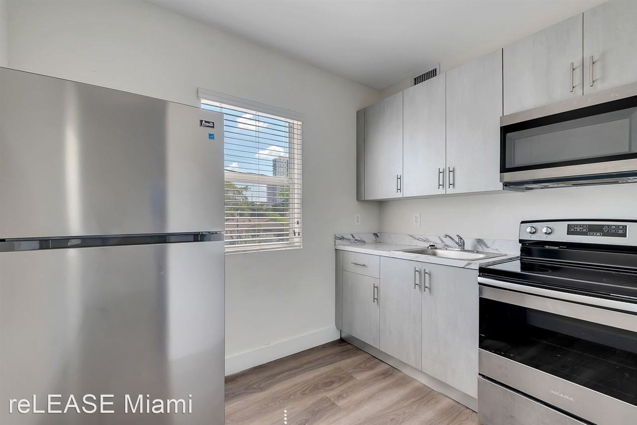 Flats At Wynwood South - Photo 2 of 21