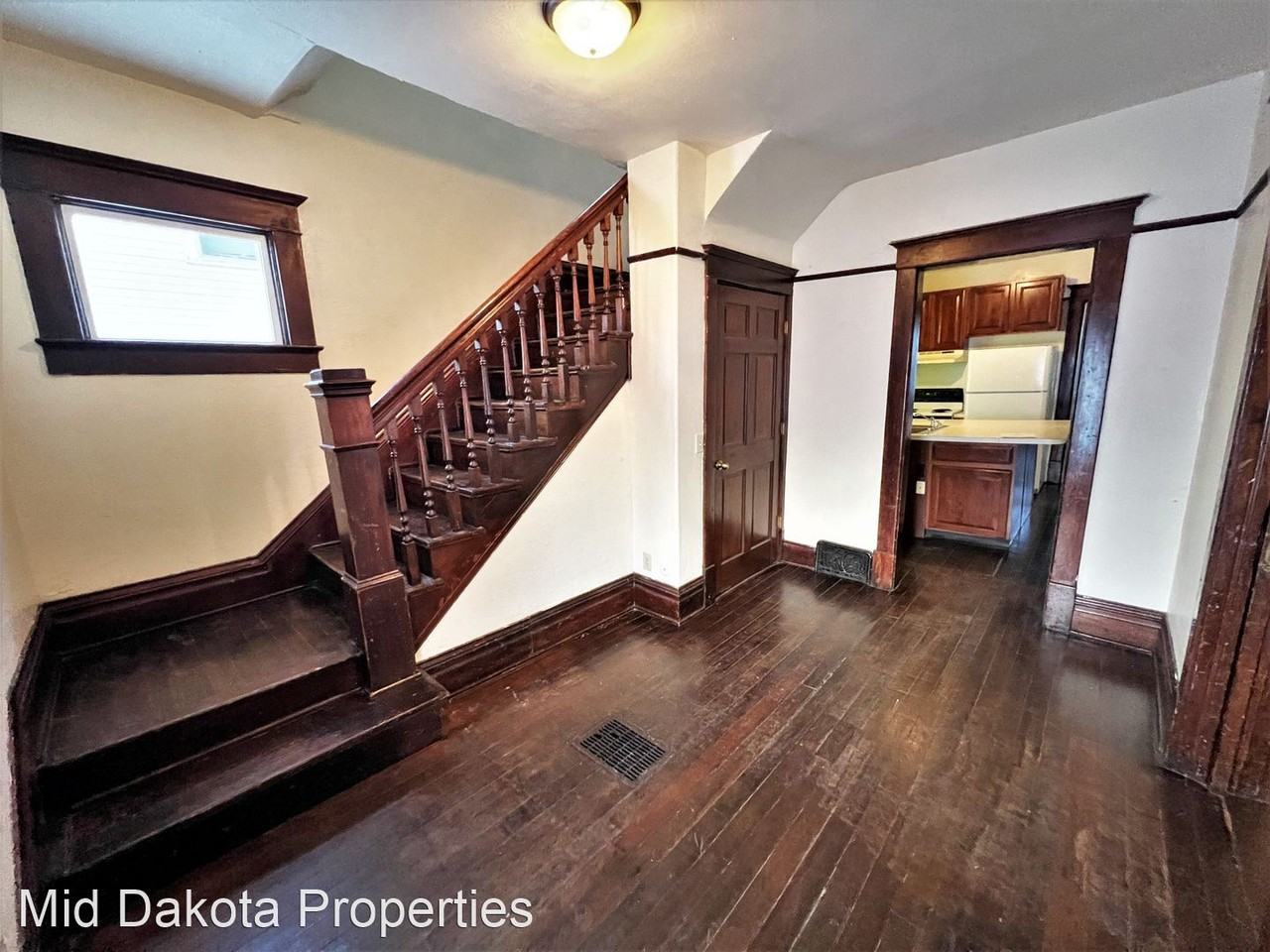 704 S Wisconsin St - Photo 2 of 35