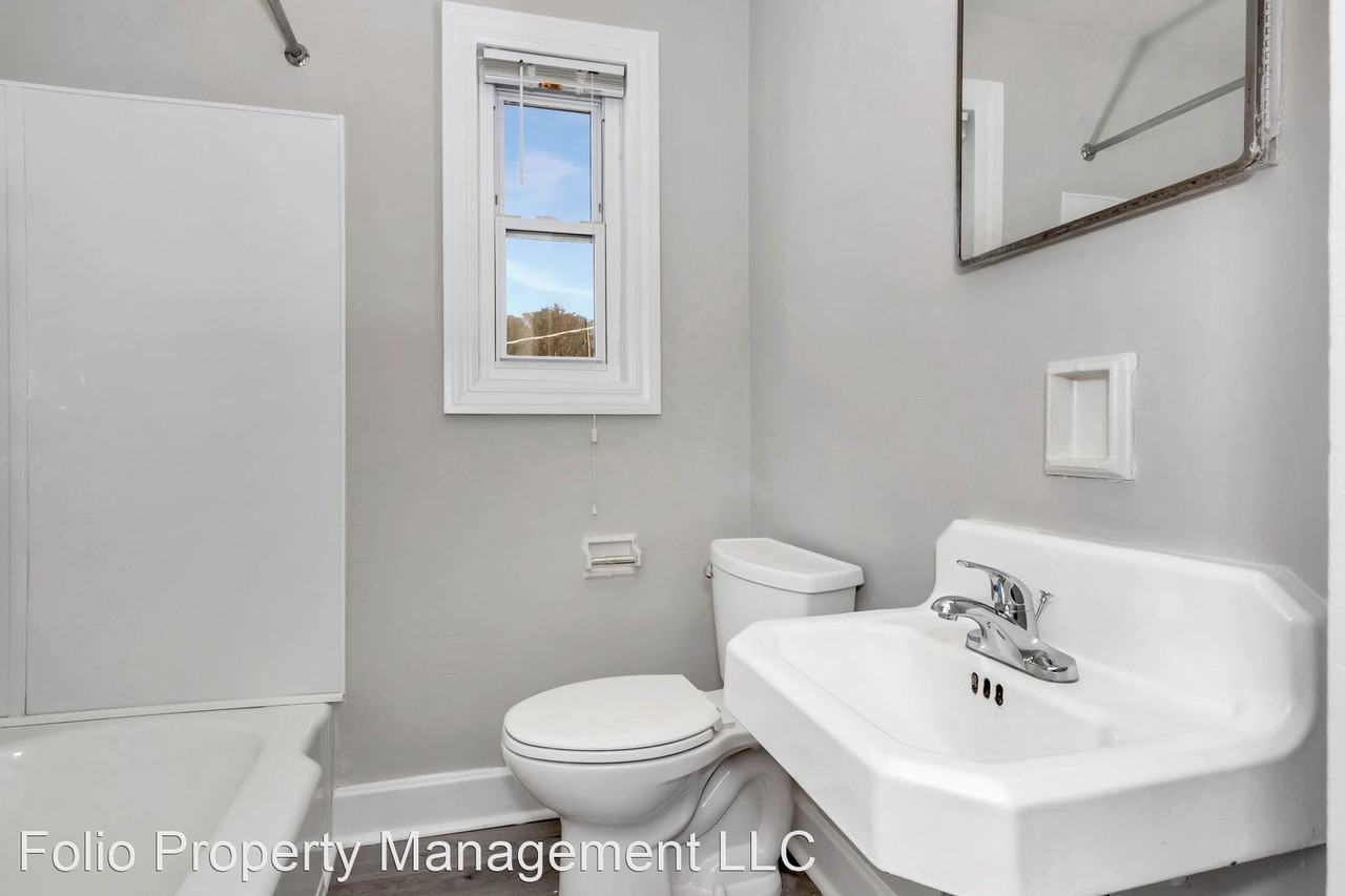 207 Windham St Ne - Photo 3 of 21