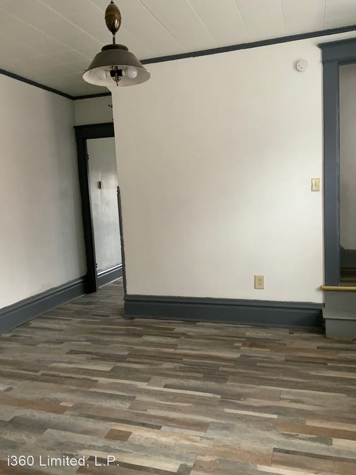 R252-254 4th St - Photo 3 of 21