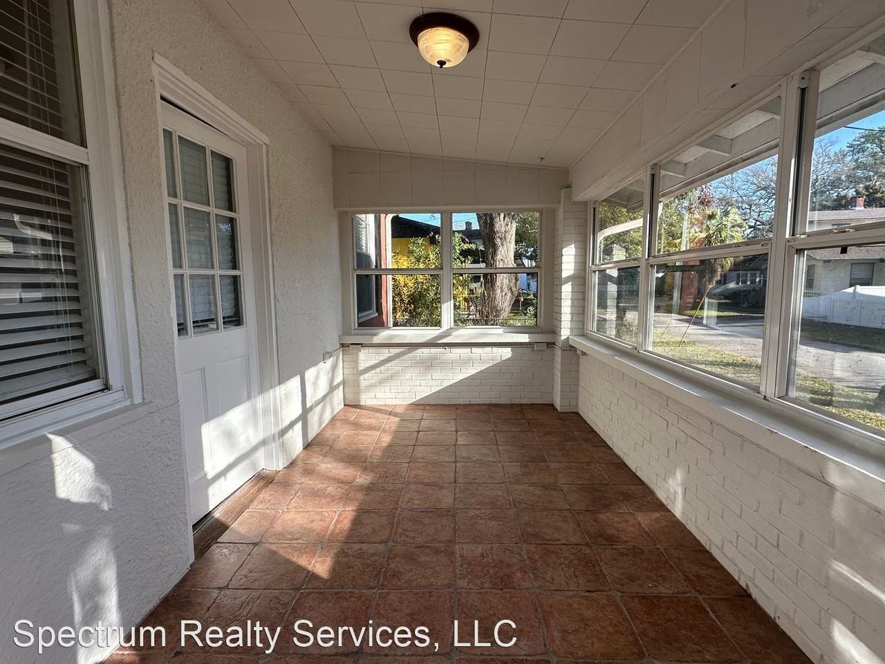 1824 Perry Pl - Photo 3 of 20