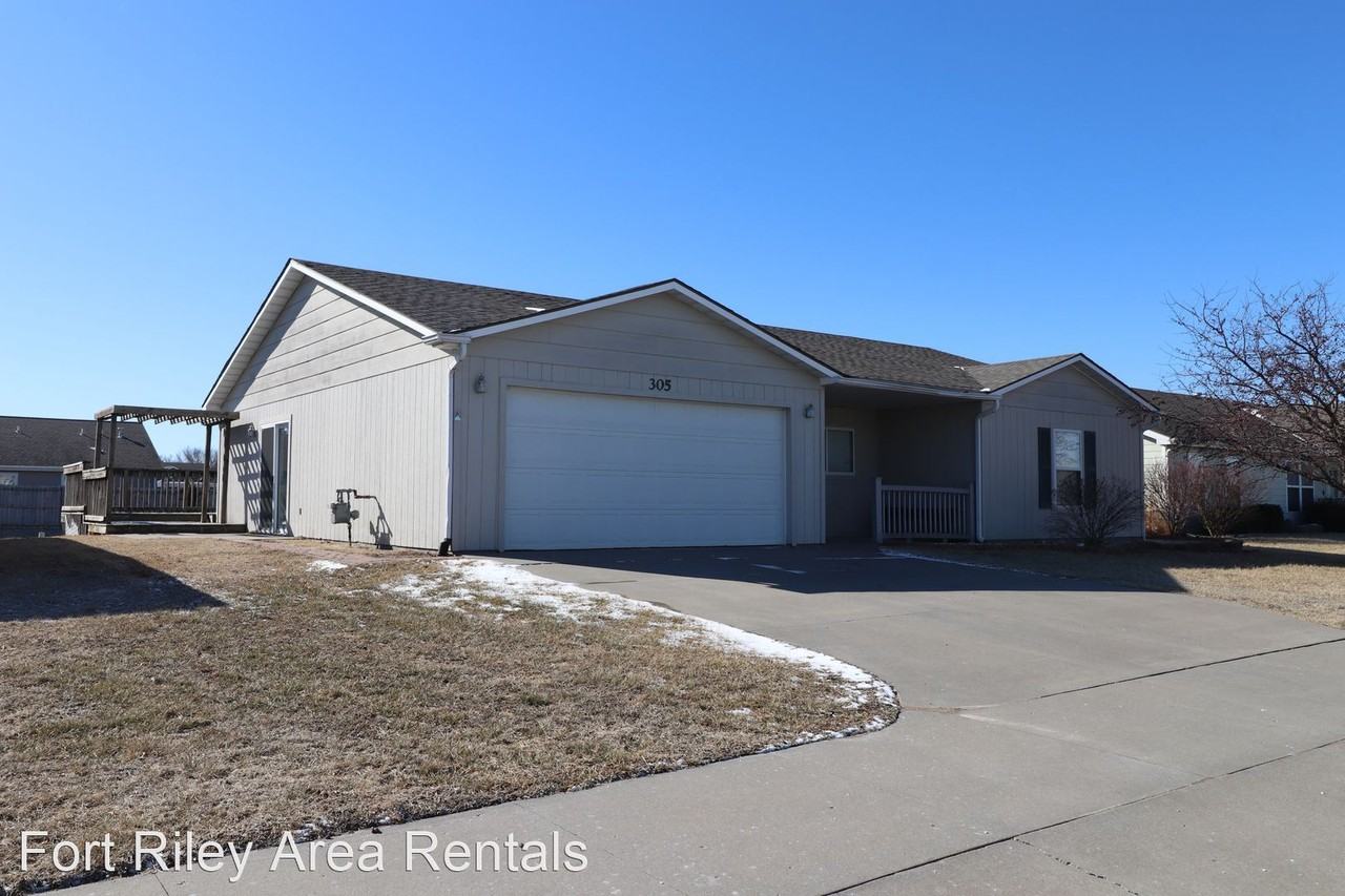 305 Northfield Rd - Photo 2 of 40