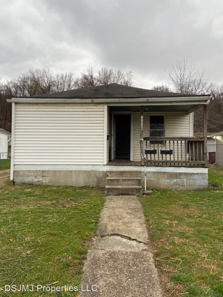 1102 Broadway Ave Apartments in Parkersburg, WV 26101 Zumper