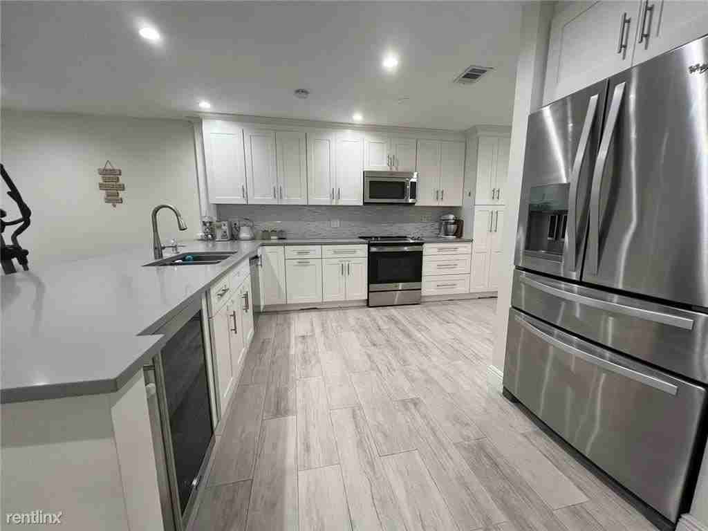307 Bonnie Brae Way - Photo 2 of 15