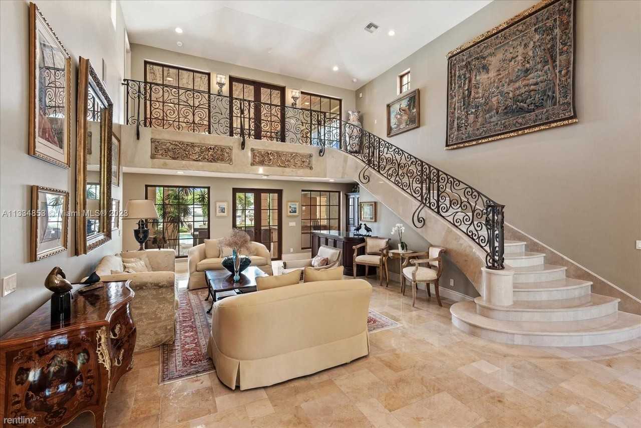 2508 Mercedes Dr - Photo 2 of 28