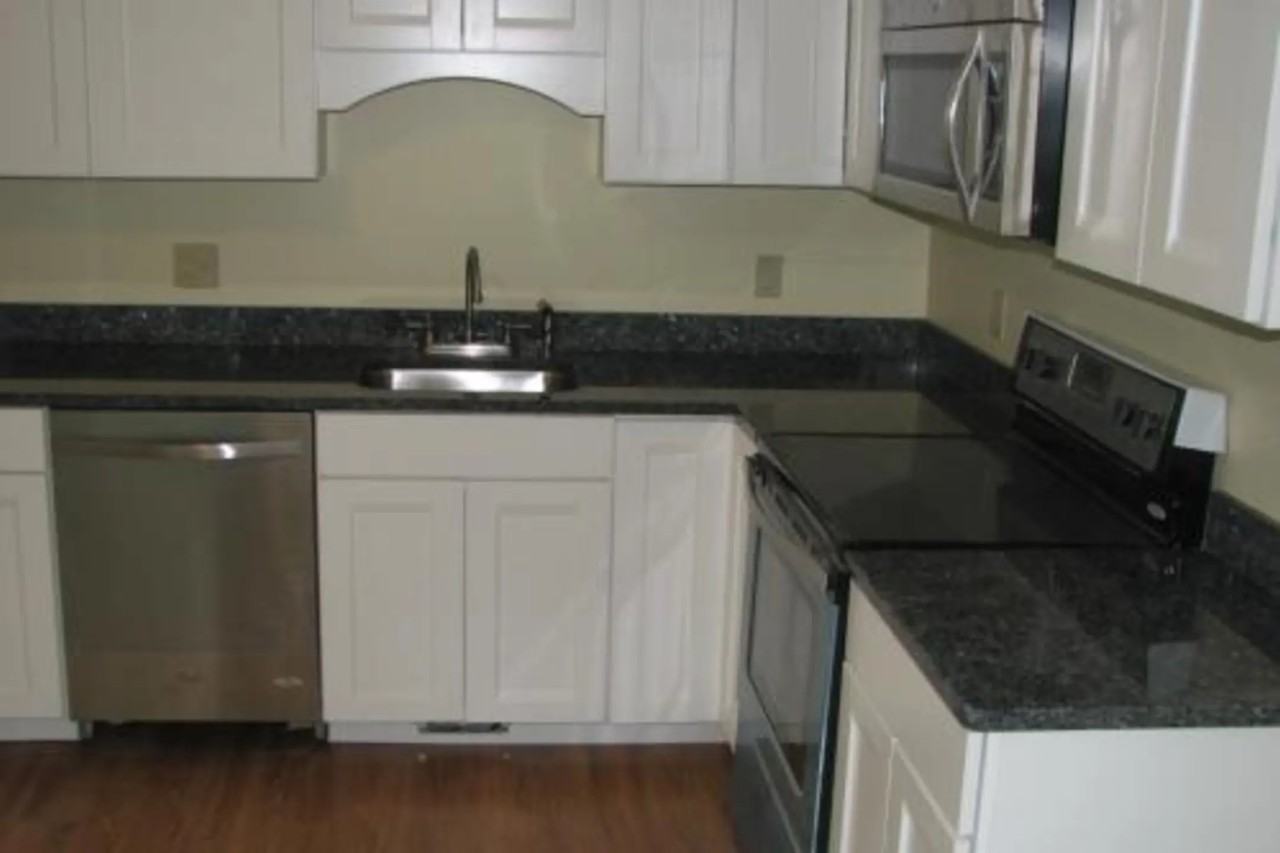 1700 Court St - Photo 2 of 17