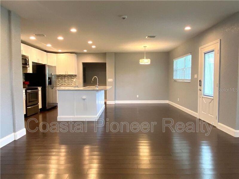 1520 S Church Ave - Photo 3 of 25