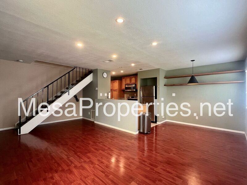 2365 Pepper St - Photo 2 of 20