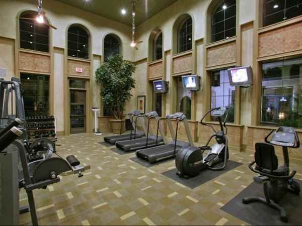 675 E Royal Ln - Photo 3 of 9