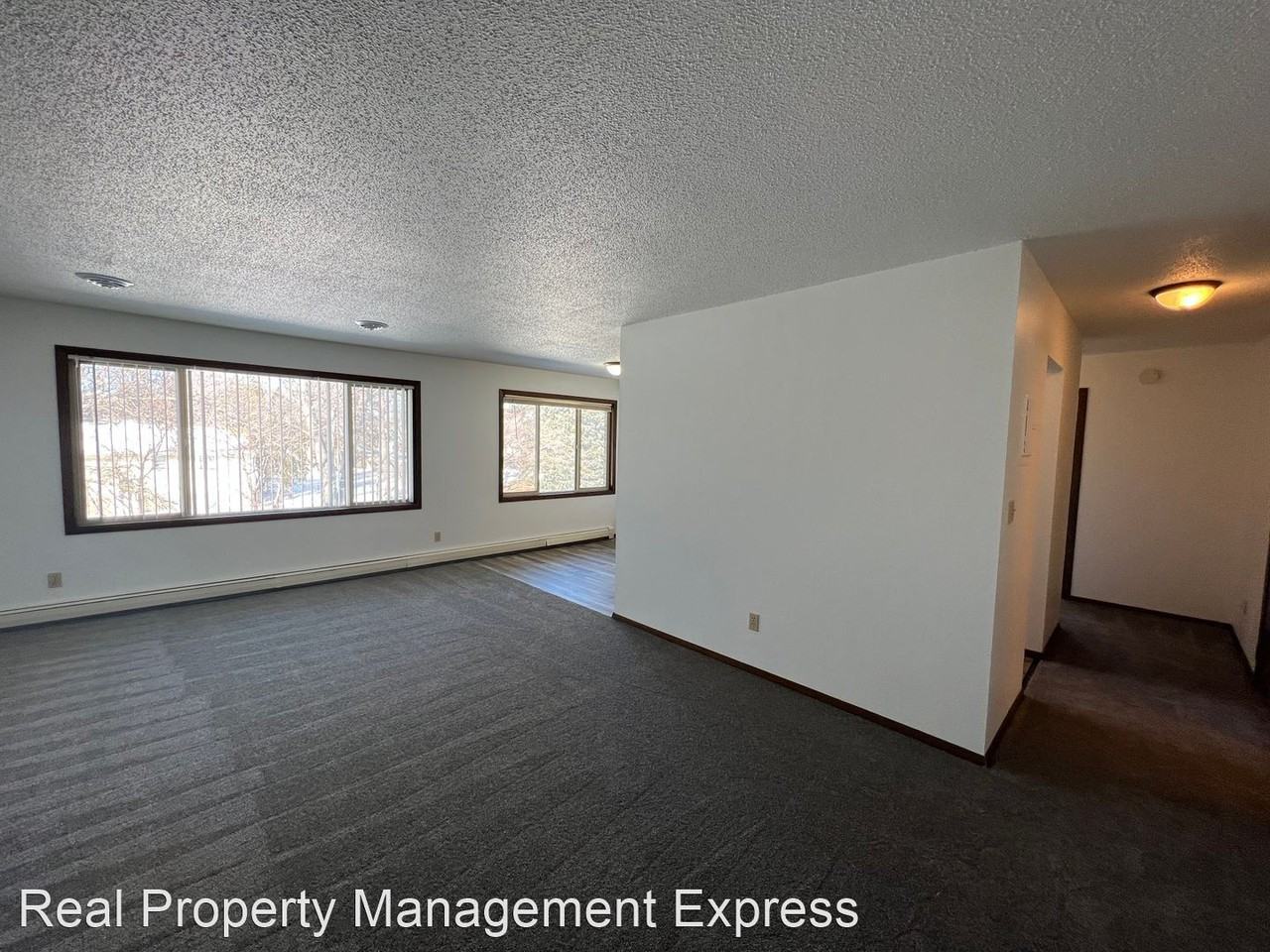 3609 S Cathy Ave - Photo 3 of 3