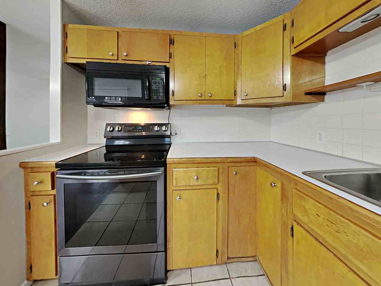 18607 E Susquehanna Rdg - Photo 2 of 21