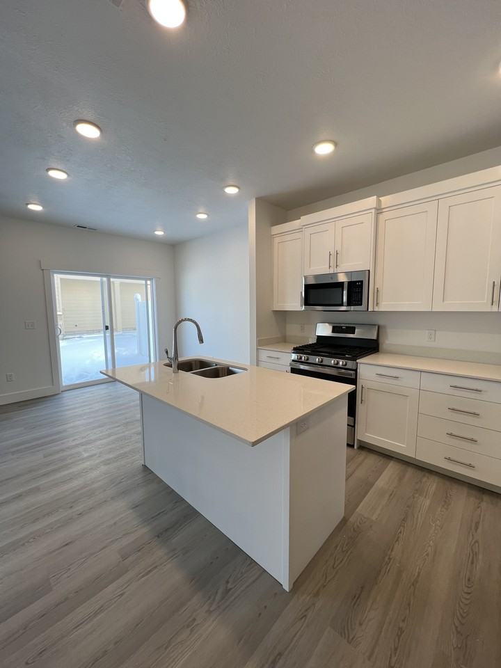 378 Ws - Photo 2 of 22