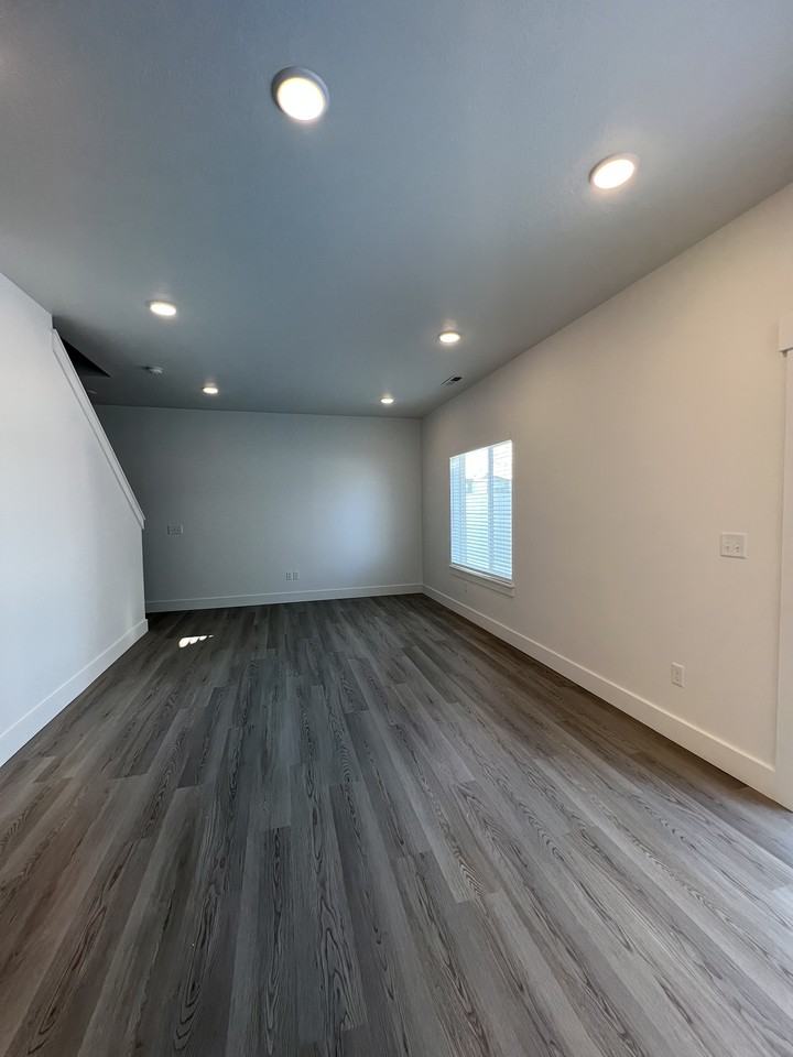 378 Ws - Photo 4 of 22