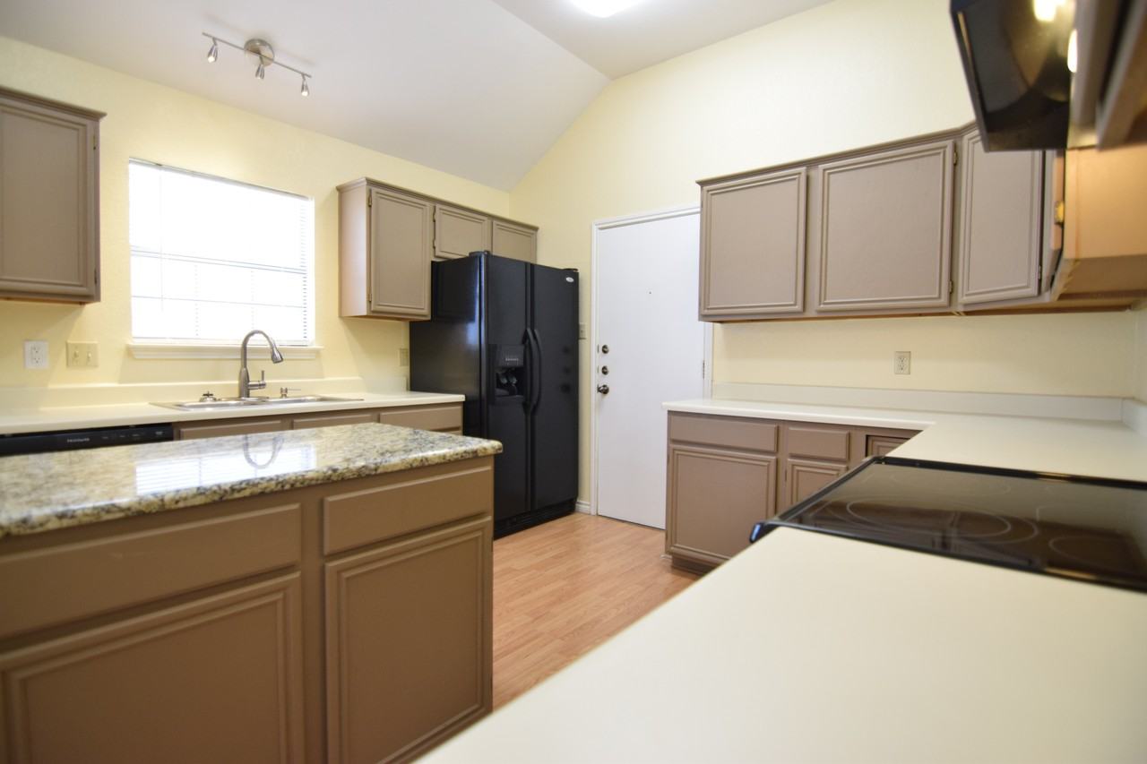 2304 Skipcha Dr - Photo 5 of 22