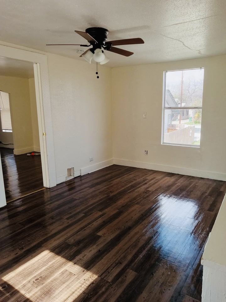 214 E Huff Ave - Photo 2 of 6