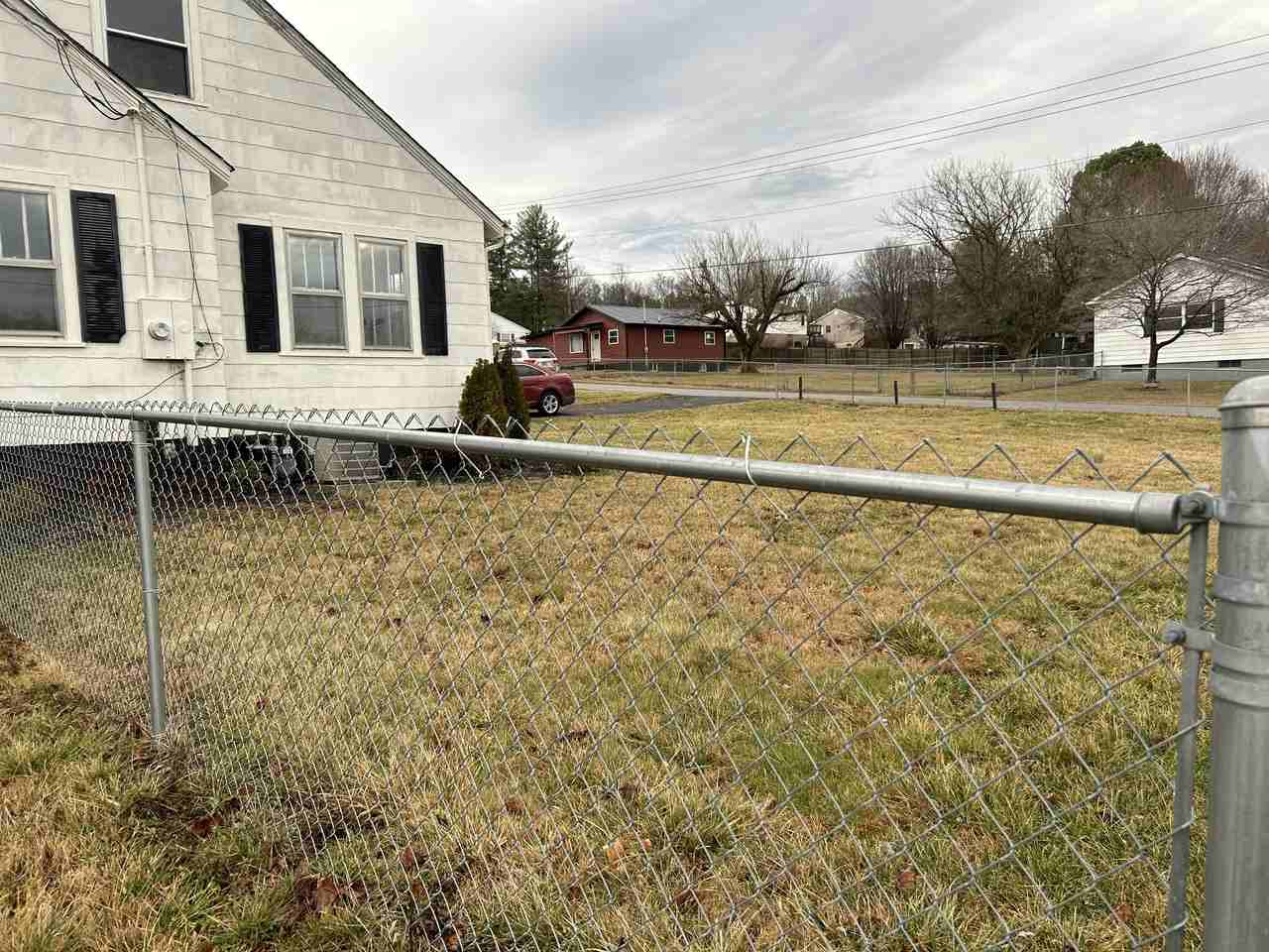 203 Cherry St - Photo 2 of 11