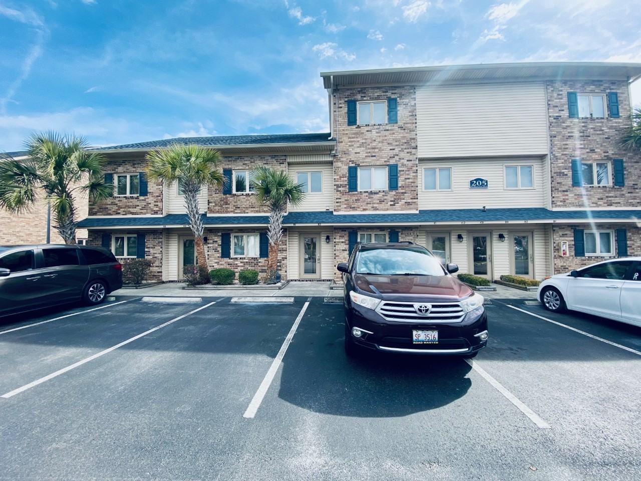 205 Double Eagle Dr #B2 - Photo 2 of 23