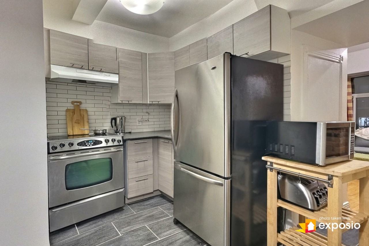 1239 Rue du Fort - Photo 3 of 13