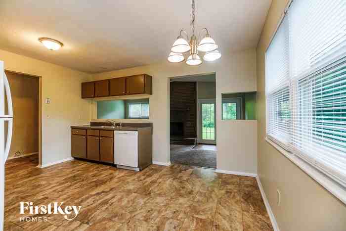 161 Greenlake St - Photo 3 of 11