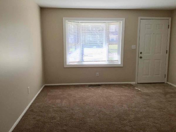 682 Park Ave - Photo 3 of 29