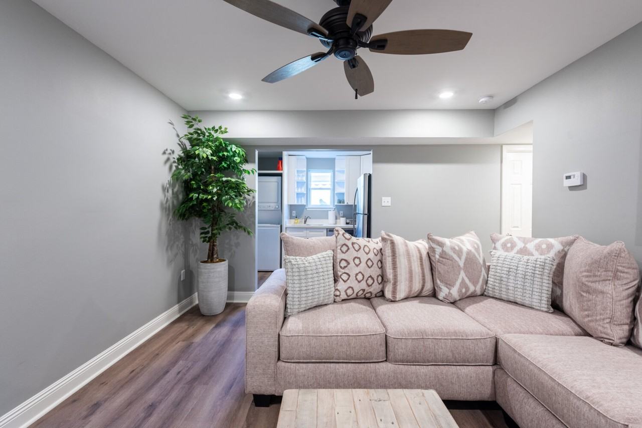 1132 Carondelet St. - Photo 3 of 45