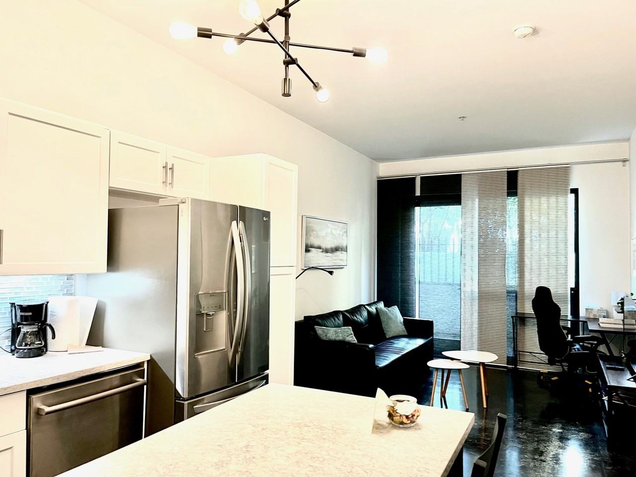 889 Date Street - Photo 2 of 48