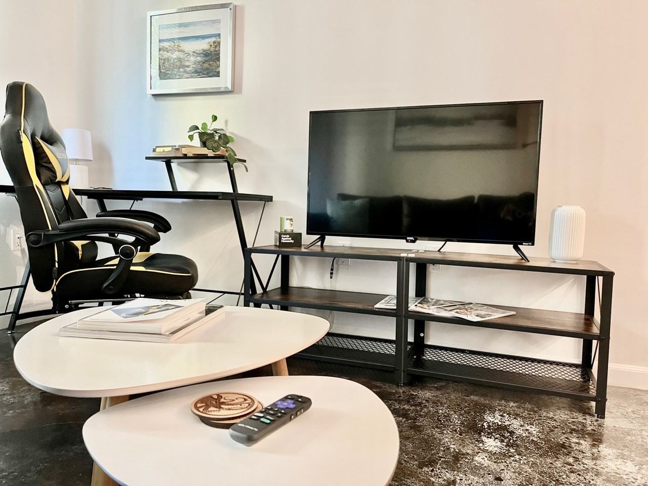 889 Date Street - Photo 3 of 48