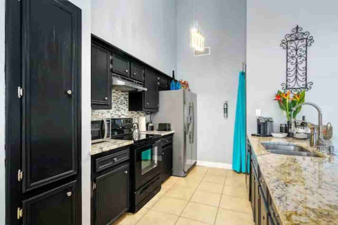 22526 Bayview Cir #22526 - Photo 2 of 16