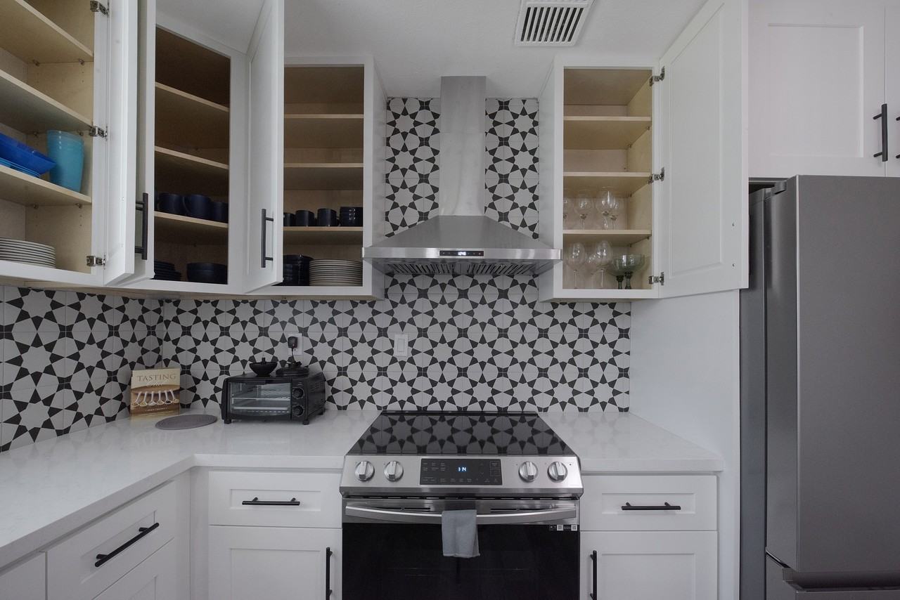 443 36th St #1 - Photo 2 of 12