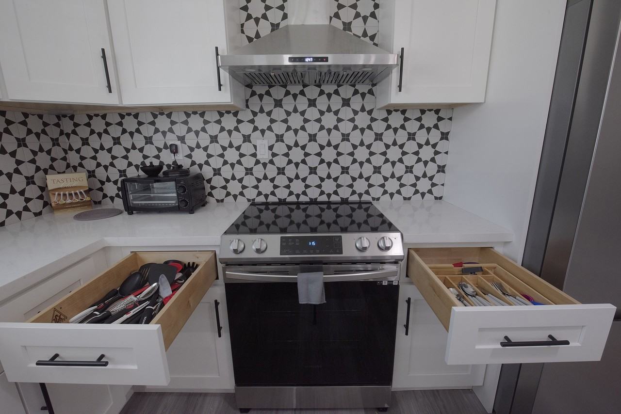 443 36th St #1 - Photo 3 of 12