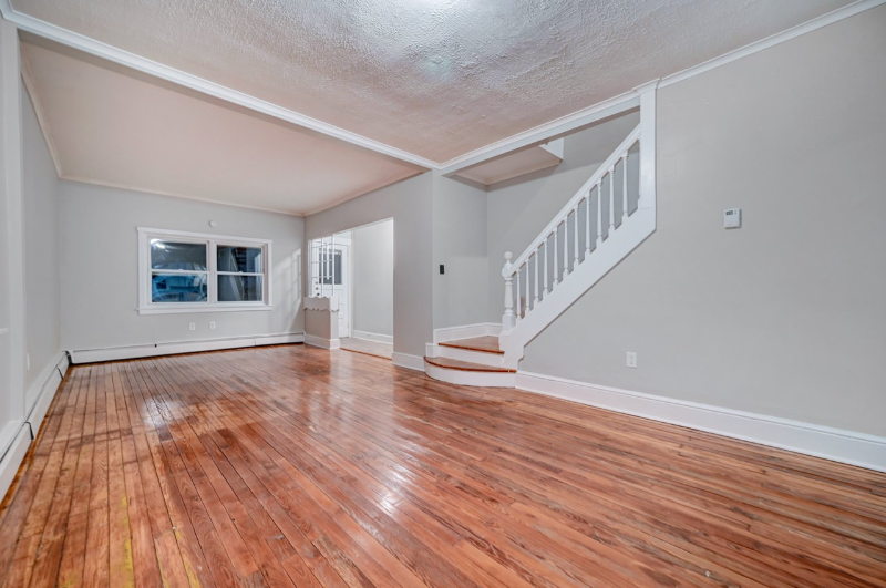 535 N Franklin St - Photo 3 of 37