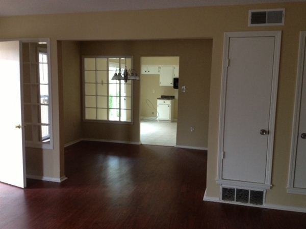 7884 Carol Elaine Cir - Photo 3 of 4